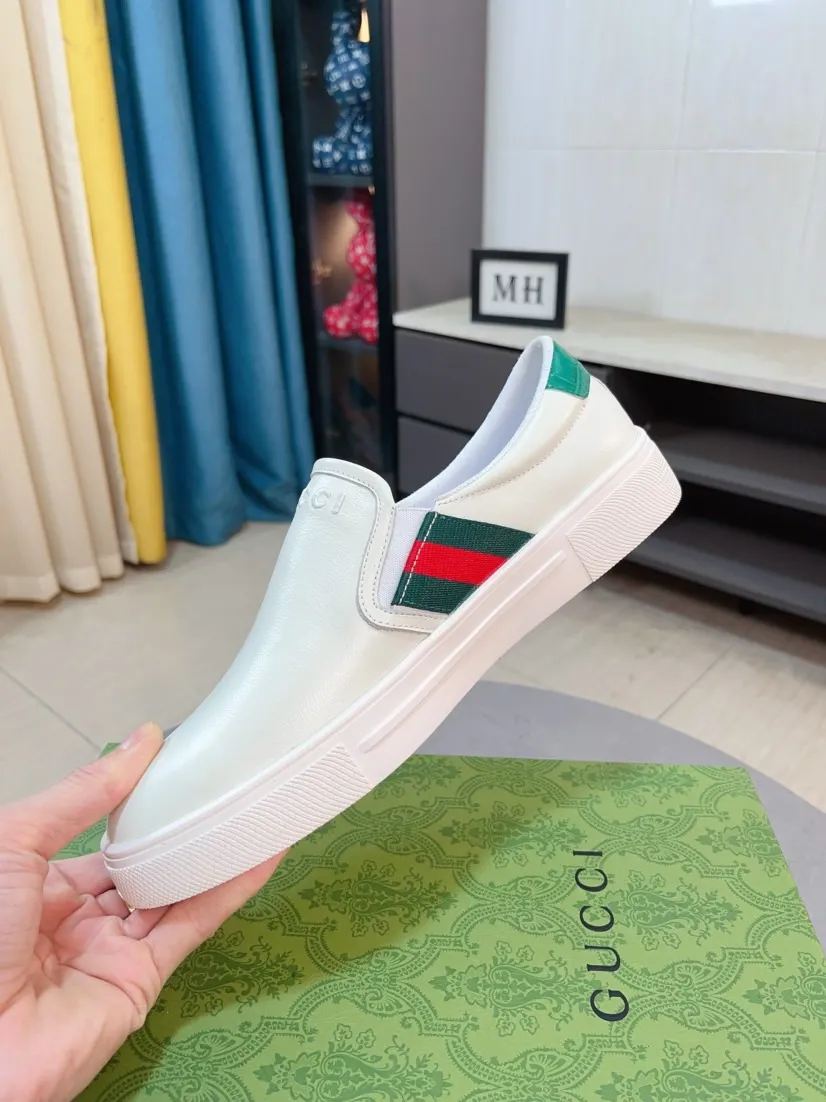 Men's shoes 💰458🌹🌹GUCCI [Gucci] New high-end brand of men's shoes, the latest fashionable casual men's shoes, trendy and versatile, relaxed and sporty style, uppers imported from Italy, first-layer cowhide, genuine leather lining, and ultra-fine workmanship. Original personalized fashionable rubber wear-resistant outsole, light and comfortable on the foot, size 38-44